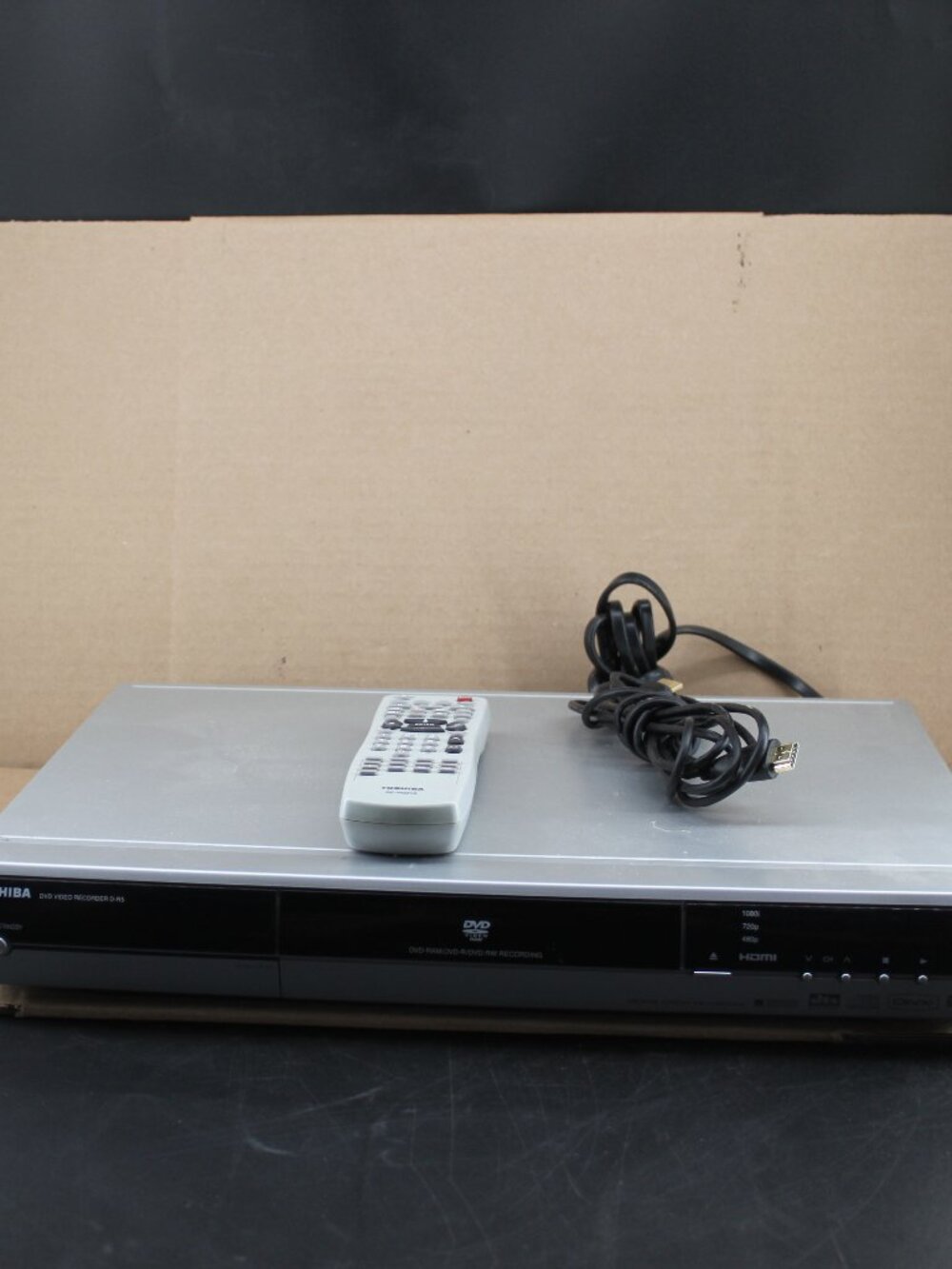 Toshiba D-R5CS - DVD player / recorder Tested Remote Included HDMI